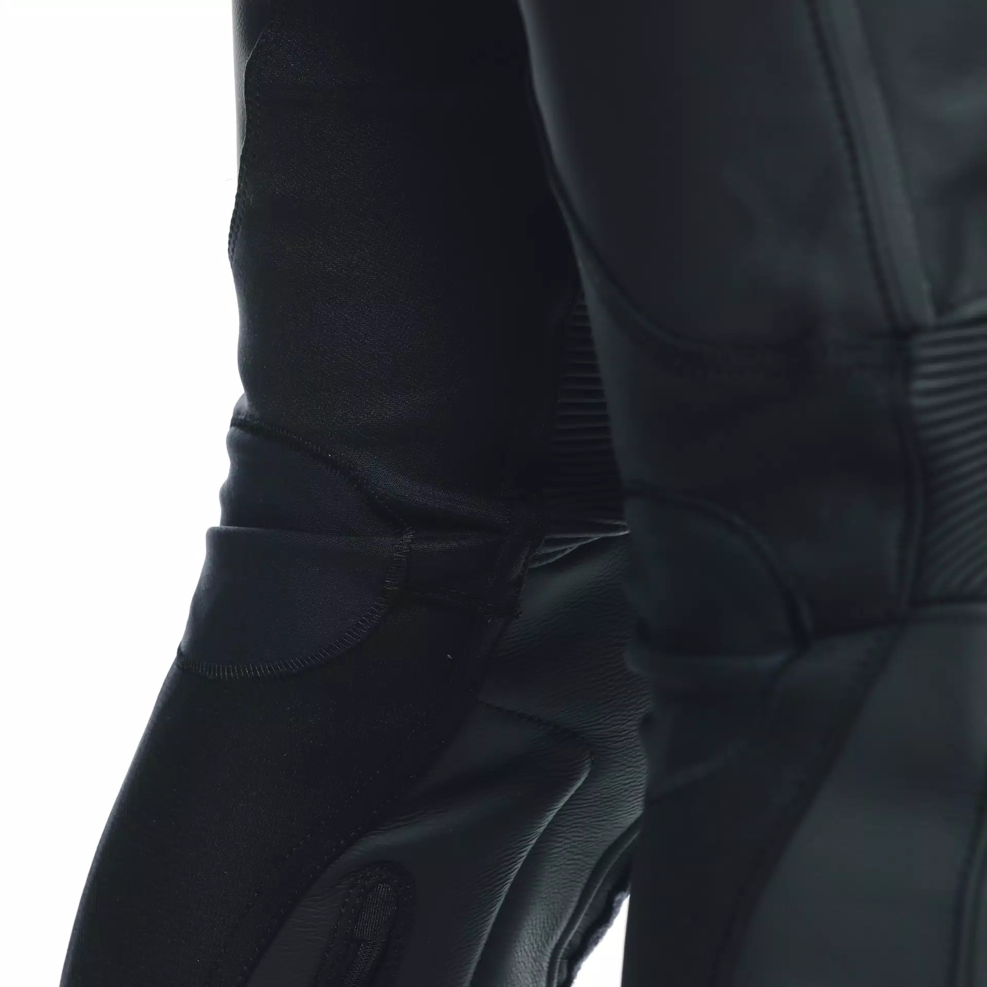 Кожаные брюки DAINESE DELTA 4 LEATHER PANTS WMN